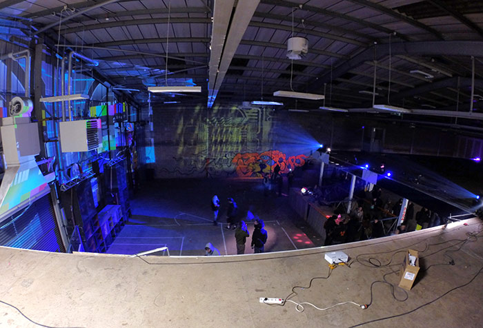 vinnikiniki_com-warehouse-party-graffiti